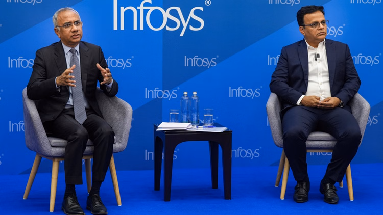 Infosys:क्या इंफोसिस के कर्मचारी को अमेरिका में किया गया था गिरफ्तार? जानिए कंपनी के सीईओ ने क्या जानकारी दी - Infosys Salil Parekh Us Deportation Rumors H-1b Visa Fees Ice Indian It Sector News In Hindi