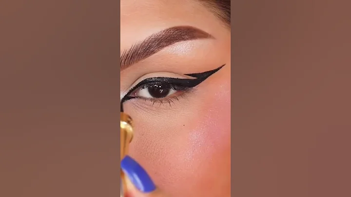 Easy Eyeliner Tutorial 🖤✨👀#makeup #softglamlook #youtubefeed #viral#ytshort #shorts#makeup#eyemakeup