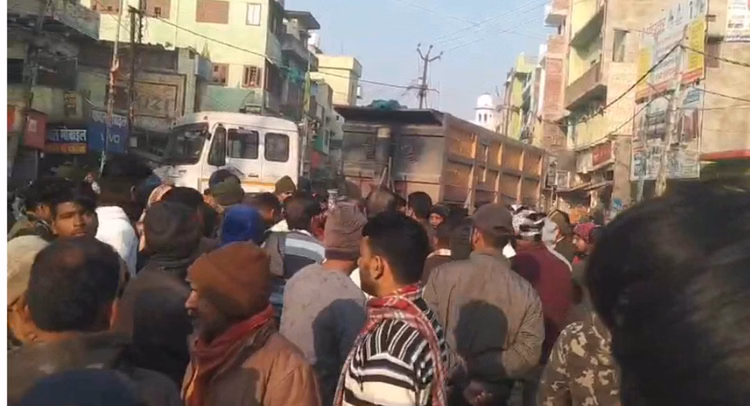 Bihar News:युवक की संदिग्ध मौत से सनसनी, सड़क पर शव रखकर परिजनों ने किया हंगामा - Bhabhua Kaimur Suspicious Death Youth Body Found Road Block Justice Demand