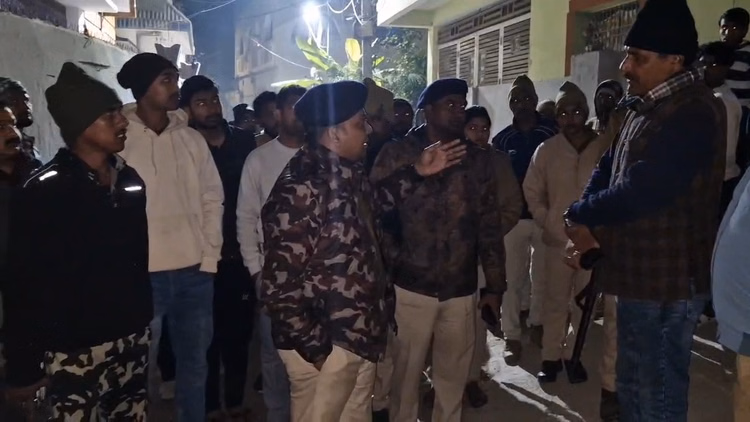 Hajipur: Dispute Over Children Flying Kites Turned Violent, One Group Shot At Other After Clash; Panic Spread - Bihar News