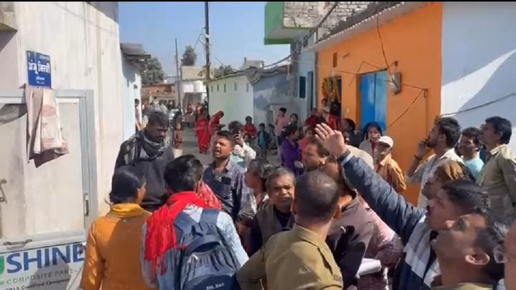 कोरबा:निर्माणाधीन मकान में हाई टेंशन लाइन से जोरदार धमाका, दो मजदूर गंभीर रूप से घायल - Powerful Explosion Occurred At An Under Construction House Due To A High-tension Power Line In Korba