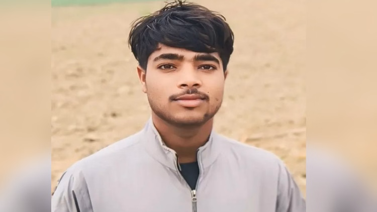 Budaun News:प्रेमिका के घर के सामने फंदे से लटका मिला प्रेमी का शव, परिजनों ने लगाया हत्या का आरोप - Body Of Boyfriend Found Hanging From Noose In Front Of His Girlfriend House In Budaun