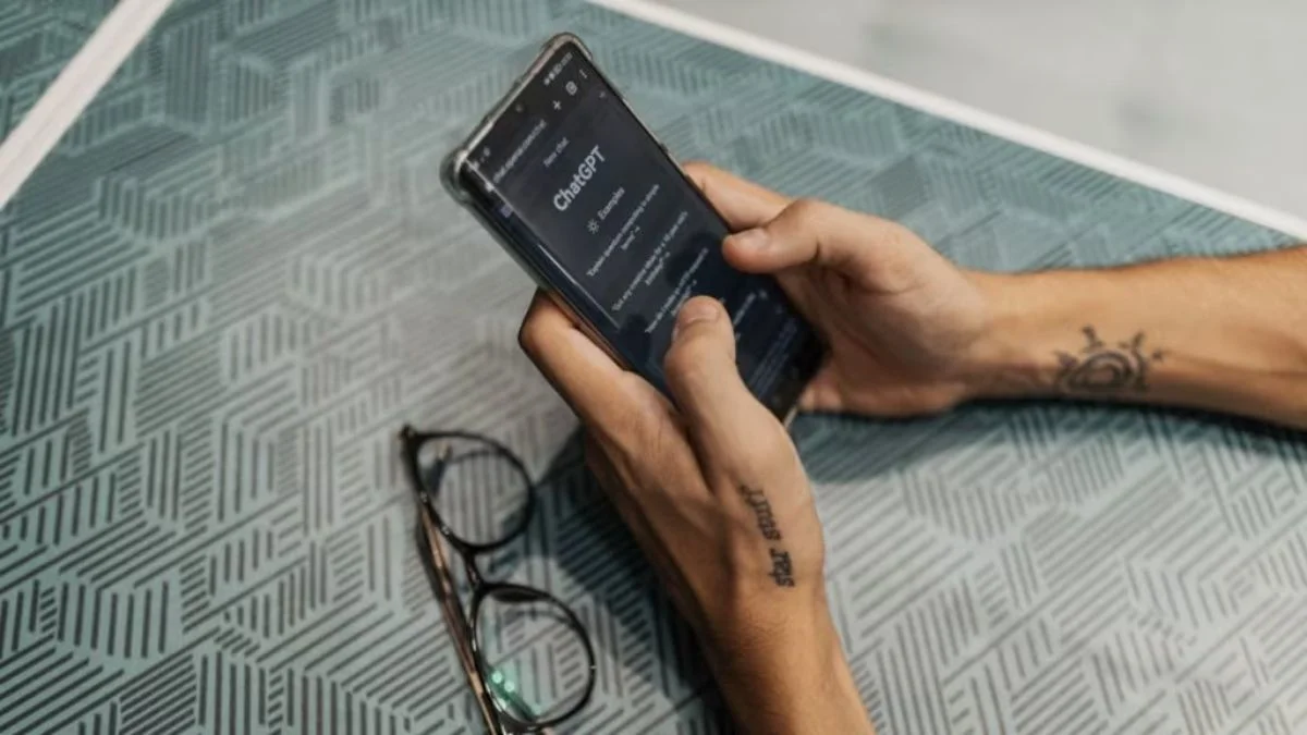 ChatGPT Translate launched OpenAI novel translation tool compete google translate how it is different | ओपनएआई ने लॉन्च किया ChatGPT Translation फीचर, जानें Google Translate से है कितना अलग | Jansatta