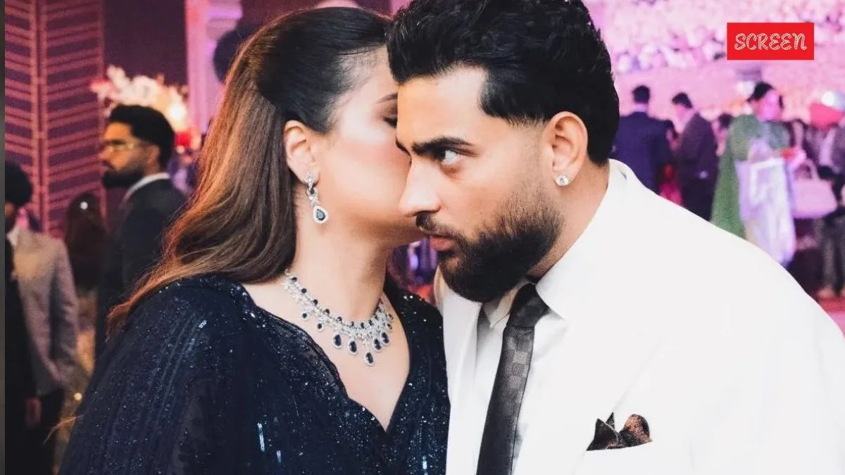 करण औजला पर लगे चीटिंग के आरोप तो वाइफ ने किया सपोर्ट, शेयर की रोमांटिक फोटो Karan Aujla Controversy: Wife Palak Aujla Stands by Singer Amid Relationship Allegations | Jansatta