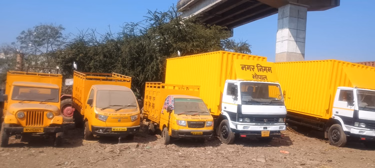 Mp:भोपाल में जिस स्लॉटर हाउस में मिला था 26 टन गोमांस, उसे अब किया गया सील; लेकिन असलम का यहां कब्जा जारी? - Bhopal News: Slaughterhouse Sealed, But Control Over The Leather Trade Remains; Vehicles With Out-of-state Lic