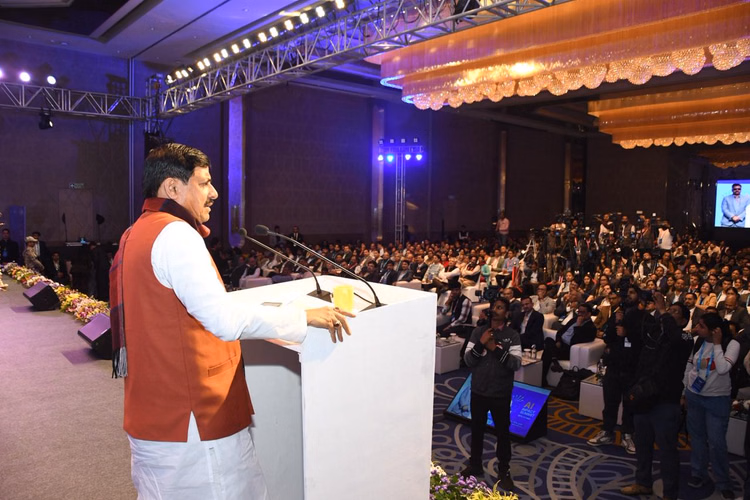 Mp News:सीएम डॉ. यादव बोले-एआई को नागरिक-केंद्रित शासन की नींव बना रही है मध्यप्रदेश सरकार - Mp News: Cm Dr. Yadav Said - The Madhya Pradesh Government Is Making Ai The Foundation Of Citizen-centric Gove