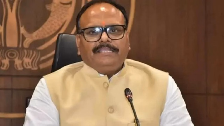 Up:ब्रजेश पाठक बोले-केजीएमयू धर्मांतरण मामले पर सरकार करेगी कार्रवाई...प्रशासन ने दी पूरी जानकारी - Up: Brajesh Pathak Said The Government Will Take Action On The Kgmu Conversion Case... The Administration Has