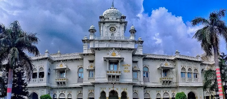 लखनऊ:केजीएमयू में सामने आया एक और यौन शोषण का मामला, शादी का झांसा देने वाला इंटर्न डॉक्टर गिरफ्तार - Lucknow: Another Case Of Surfaces At Kgmu; Intern Doctor Arrested For Promising Marriage Und