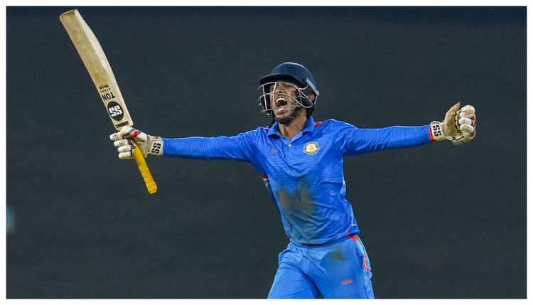 Vijay Hazare Trophy:कर्नाटक को हराकर विजय हजारे ट्रॉफी के फाइनल में पहुंचा विदर्भ, अमन मोखाडे ने जड़ा शतक - Vijay Hazare Trophy Semi-final 1st Karnataka Vs Vidarbha Match Scorecard Result Key Stats