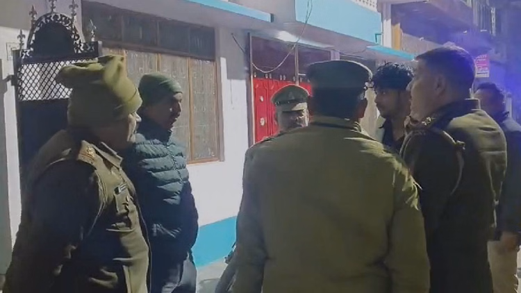 Lucknow:अवैध रिवाल्वर से दवा कारोबारी ने खुद को गोली मारकर उड़ाया, प्रतियोगी परीक्षा की तैयारी कर रहे थे - Lucknow: A Pharmaceutical Businessman Shot Himself Dead With An Illegal Revolver; He Was Preparing For A Compe