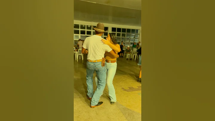 Quem dança é mais feliz #piseiro #baile #dance