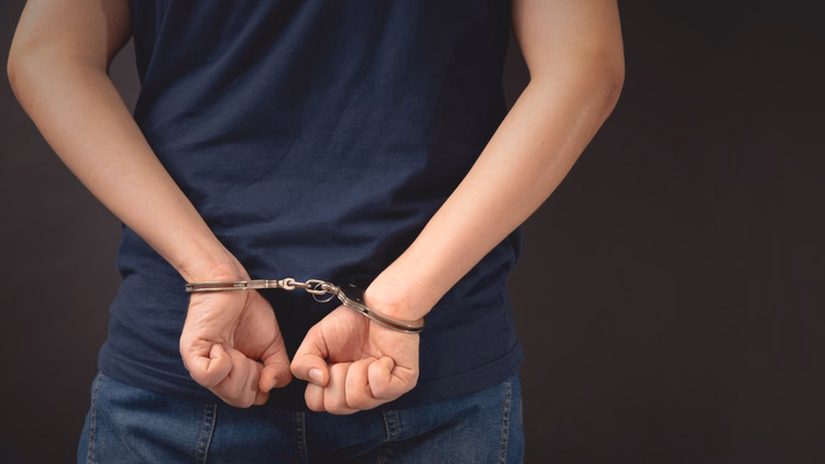 Delhi Murder:शराब के नशे में हुई कहासुनी में युवक की निर्मम हत्या, आरोपी दोस्त को पुलिस ने किया गिरफ्तार - A Young Man Was Brutally Murdered In The Geeta Colony Police Station Area; The Accused Has Been Arrested