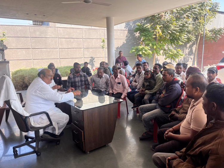 Villagers In Korba Protest Against Displacement Meet With Former Minister Jaisingh Agrawal - Korba News