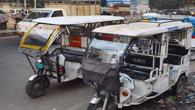 E-rickshaw Ban:हाइवे पर ई-रिक्शा चलाने वालों को झटका, बिहार सरकार ने सुरक्षा के लिए इन रूट्स पर लगाया बैन - Setback E-rickshaw Drivers Bihar Government Banned Them These Areas Due Safety Reasons