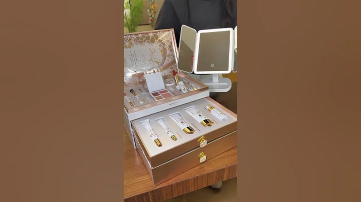 makeup box gift 🎁 #shorts #makeup #makeupartist #gift - English