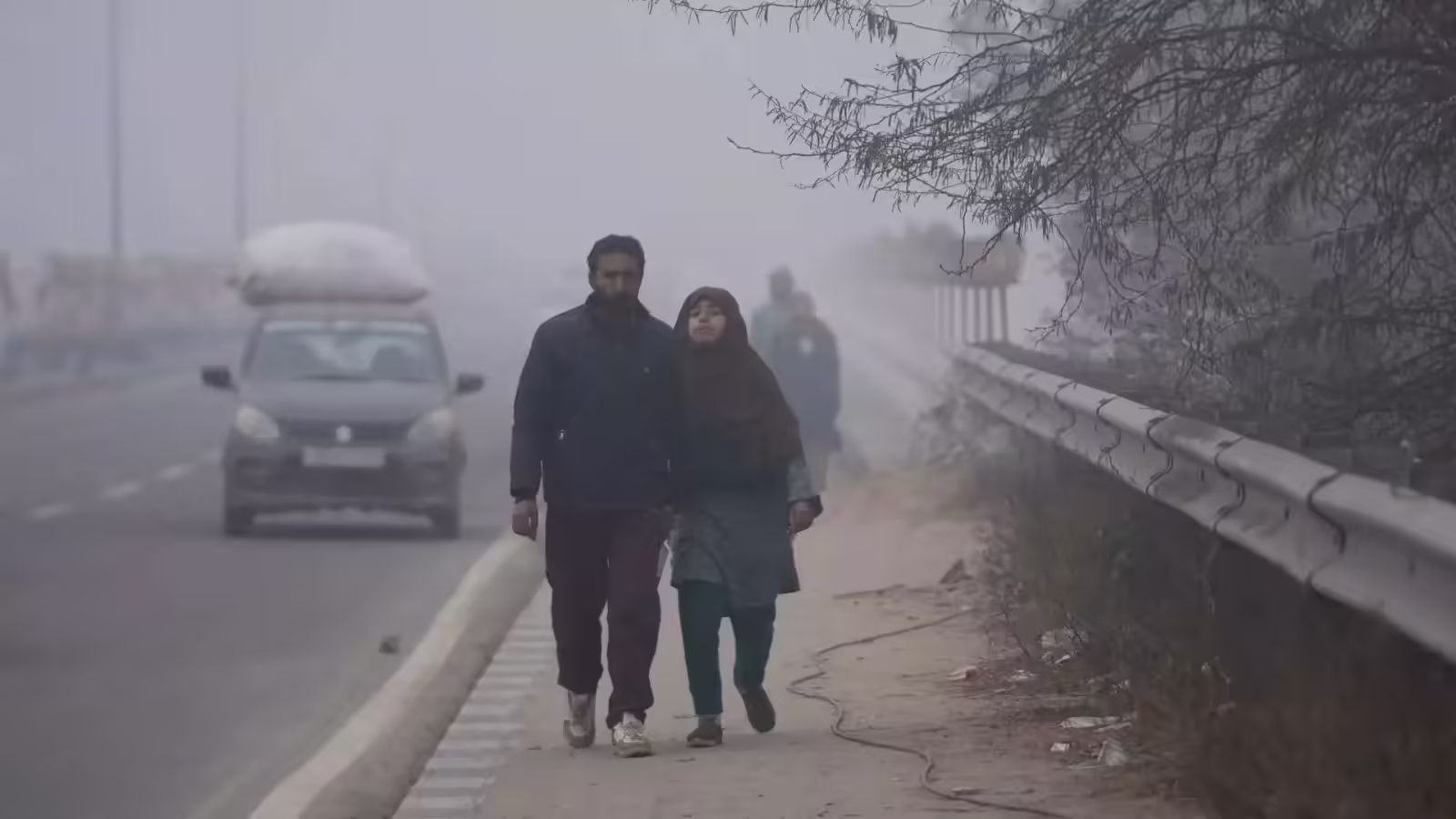 कल का मौसम 20 जनवरी: दिल्ली-NCR में सुबह छाएगी धुंध, दोपहर में होंगे धूप के दर्शन, उत्तराखंड में बारिश-बर्फबारी के आसार - tomorrow weather 20 january 2026 rain warning issued north india cold wave delhi up bihar himachal temperature