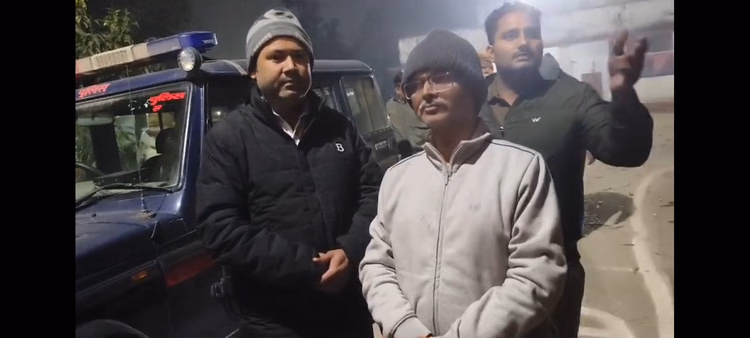 पूर्व Ips अमिताभ ठाकुर केस:जमानत पर डेढ़ घंटे बहस...कोर्ट ने फैसला रखा सुरक्षित; इस दिन आदेश आने की उम्मीद - Court Reserves Verdict In Former Ips Amitabh Thakur And Nutan Thakur Case