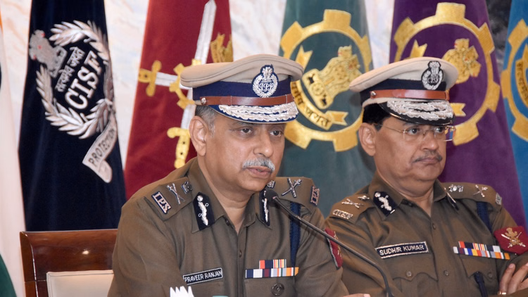 Cisf:तटों की सुरक्षा के लिए हिट रहा सीआईएसएफ का ये प्लान, खुफिया इनपुट जुटाने में मदद दे रहे तटीय प्रहरी - Cisf’s Coastal Sentinel Plan Proves Effective In Securing Shorelines, Aiding Intelligence Gathering