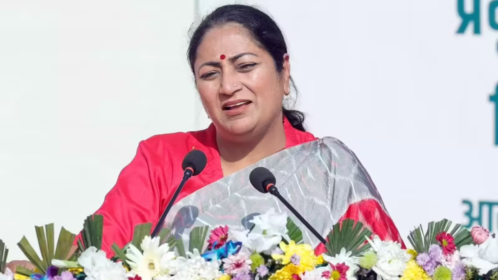 दिल्ली में 112 बनेगा एकमात्र इमरजेंसी नंबर, सीएम रेखा गुप्ता ने कहा- अलग अलग हेल्पलाइन से मिलेगा छुटकारा - now only 112 will be the emergency number in delhi cm rekha gupta huge announcement