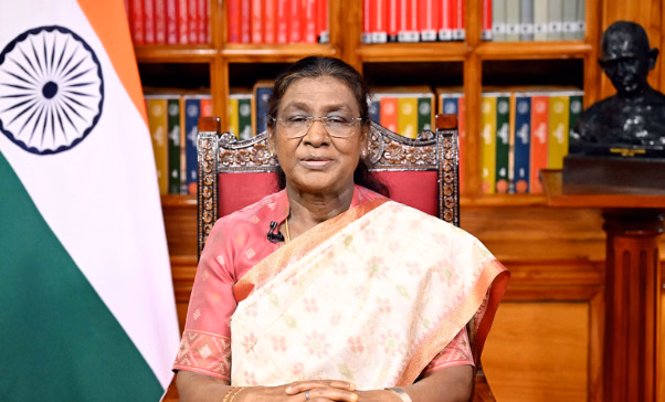 Up News:गणतंत्र दिवस पर यूपी के 18 पुलिसकर्मी राष्ट्रपति पदक से होंगे सम्मानित, पढ़ें पूरा अपडेट - 18 Policeman From Up Will Be Honored With President Gallantry Medal On Republic Day