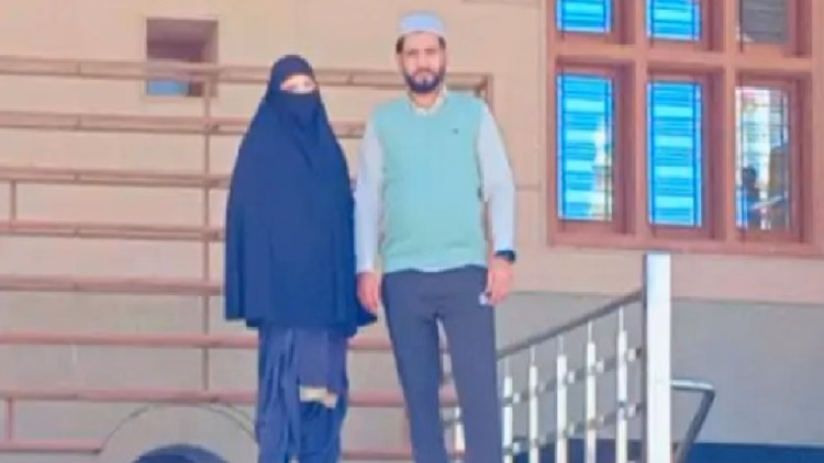 मरकरी पीकर आत्महत्या की कोशिश का मामला:आरोपों से मचा हड़कंप; महिला बोलीं- आस्था व भरोसे के साथ हुआ खिलवाड़ - Case Of Attempted Suicide By Drinking Mercury: Woman's Allegations Cause A Stir In Yamunanagar