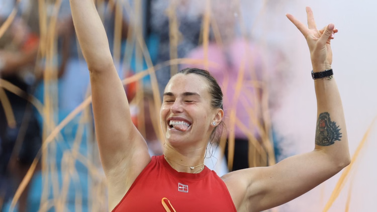 Australian Open:शीर्ष वरीयता प्राप्त एरिना सबालेंका क्वार्टर फाइनल में पहुंचीं, पुरुषों में अल्कारेज भी जीते - Top Seed Aryna Sabalenka Surges Past Teenager Victoria Mboko Into Australian Open Quarter-finals