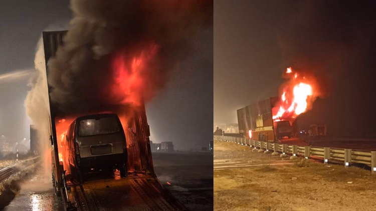 Ambedkarnagar News:ट्रेलर में लगी आग... सात नई कारें जलकर नष्ट, गुरुग्राम से दरभंगा गाड़ी लेकर जा रहा था - Seven New Cars Destroyed In Fire That Broke Out In Trailer In Ambedkar Nagar