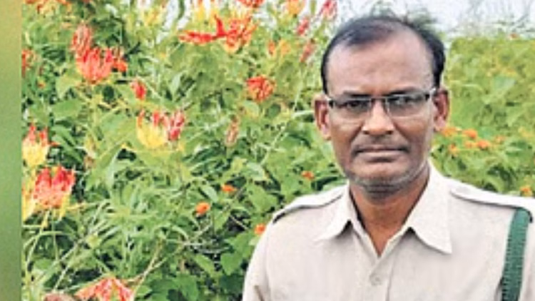 Mp News:मन की बात में Pm ने पन्ना के बीट गार्ड अहिरवार के नवाचार को सराहा, औषधीय पौधों का किया दस्तावेजीकरण - Mp News: In Mann Ki Baat, Pm Praised The Innovation Of Panna's Beat Guard Ahirwar, Documented Medicinal Plants