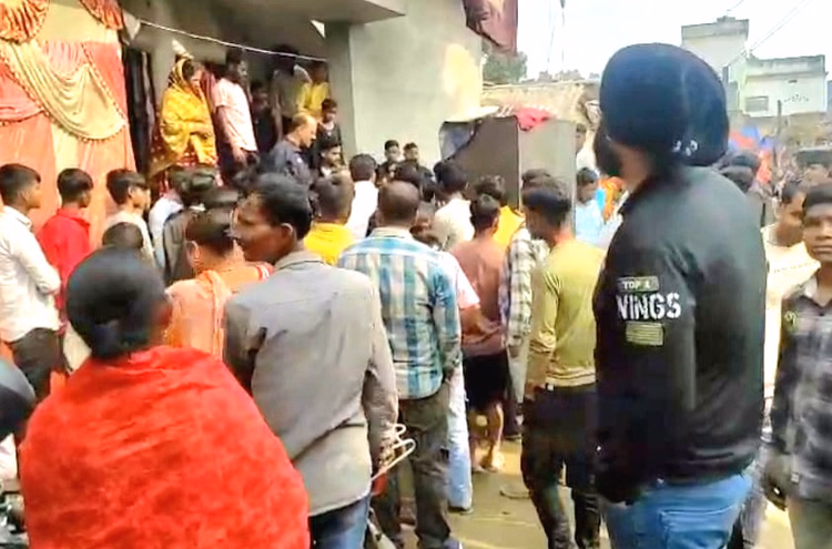 Saharsa Conversion Scam Attempt To Convert Hindus To Christianity By Luring Them With Money Bajrang Dal Claims - Bihar News