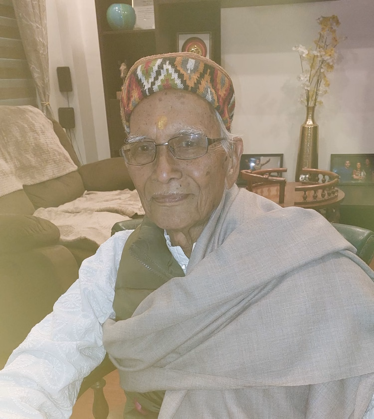 Padma Shri Award 2026:हिंदी का मान बढ़ाने वाले कैलाश चंद्र पंत को राष्ट्रीय सम्मान, बोले- यह सरस्वती की कृपा - Mp News: National Honour To Kailash Chandra Pant, Who Enhanced The Prestige Of Hindi, Said – This Is The Grace