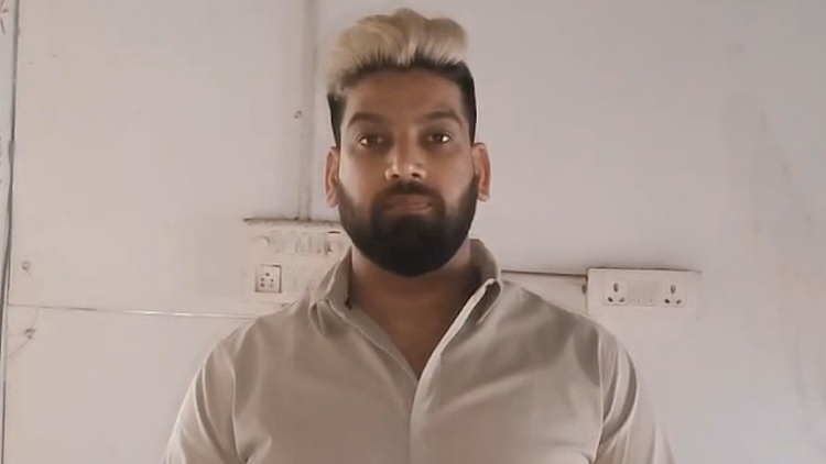 Raipur News:सुप्रीम कोर्ट से गिरफ्तारी पर रोक, पुरानी बस्ती थाने पहुंचा हिस्ट्रीशीटर रोहित तोमर, पूछताछ जारी - Supreme Court Stays Arrest History-sheeter Rohit Tomar Reaches Police Station In Raipur