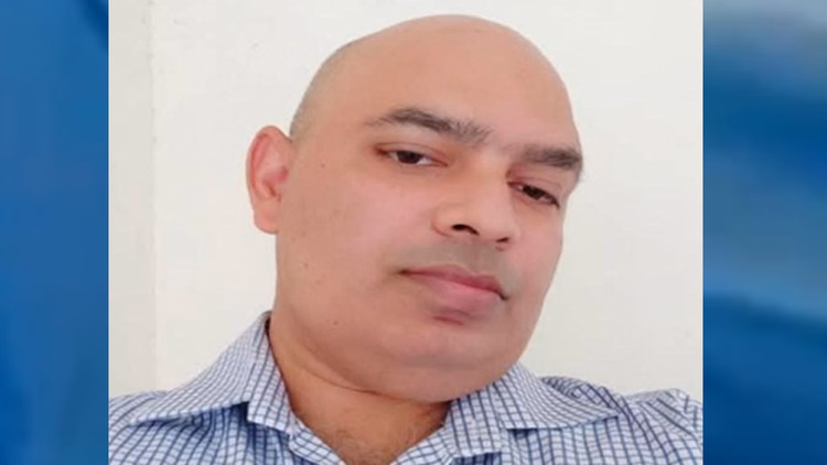 Kannauj:आवास पर मृत मिले प्रभारी चिकित्साधिकारी, जमीन पर पड़ा था शव - Kannauj: In-charge Medical Officer Found Dead At His Residence, Body Lying On The Floor