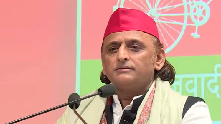 अखिलेश बोले:जनता 2027 में भाजपा को देगी करारा जवाब, शंकराचार्य पर अमर्यादित रहा है भाजपा का व्यवहार - Akhilesh Said: The Public Will Give A Befitting Reply To The Bjp In 2027, The Bjp's Behavior Towards Shankarac