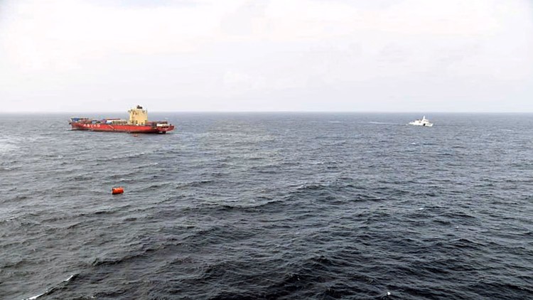 France Detains Tanker:फ्रांस ने संदिग्ध रूसी शैडो फ्लीट टैंकर को किया जब्त, भारतीय कैप्टन को लिया हिरासत में - France Seizes Suspected Russian ‘shadow Fleet’ Tanker, Detains Indian Captain