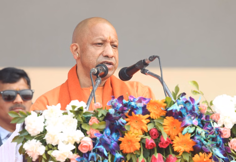 Lucknow:सीएम योगी आज 35 पुलिसकर्मियों को करेंगे सम्मानित, गणतंत्र दिवस के अवसर पर कई पाएंगे प्रशस्ति पत्र - Lucknow: Cm Yogi Will Honor 35 Policemen Today