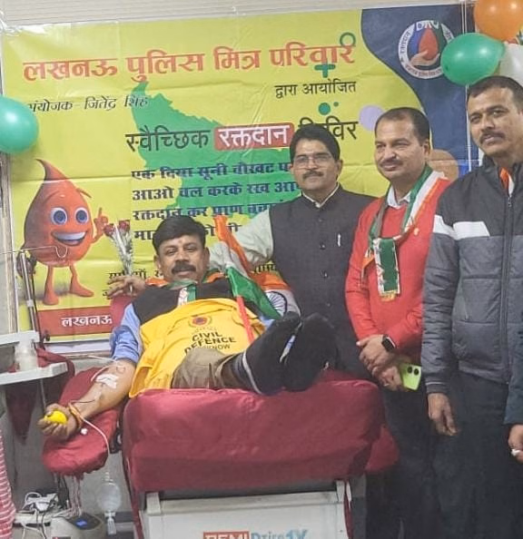 Set An Example By Donating Blood For The 50th Consecutive Time - Lucknow News