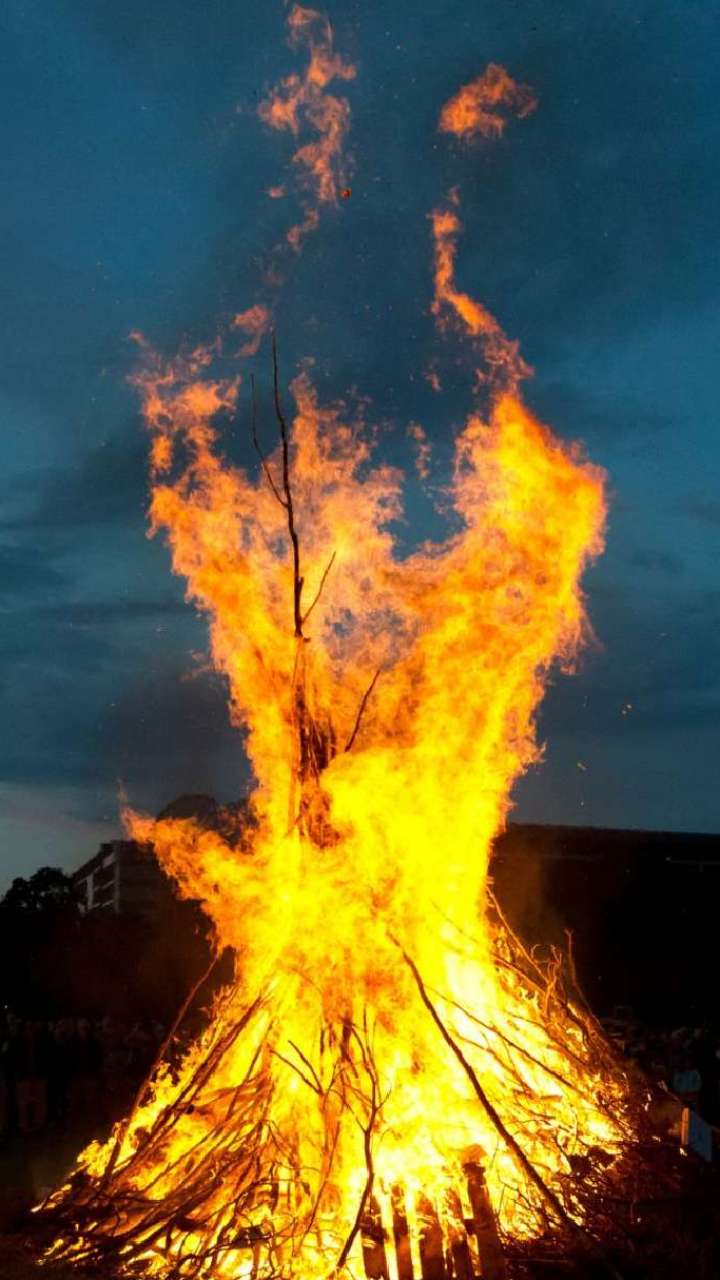 When is the pleasant time of Hoika Dahan?