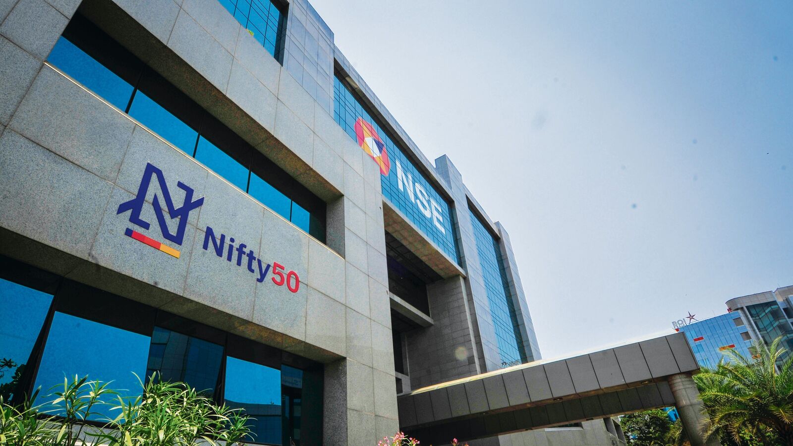 D-street stumbles as fresh tariff fears in slowdown feed