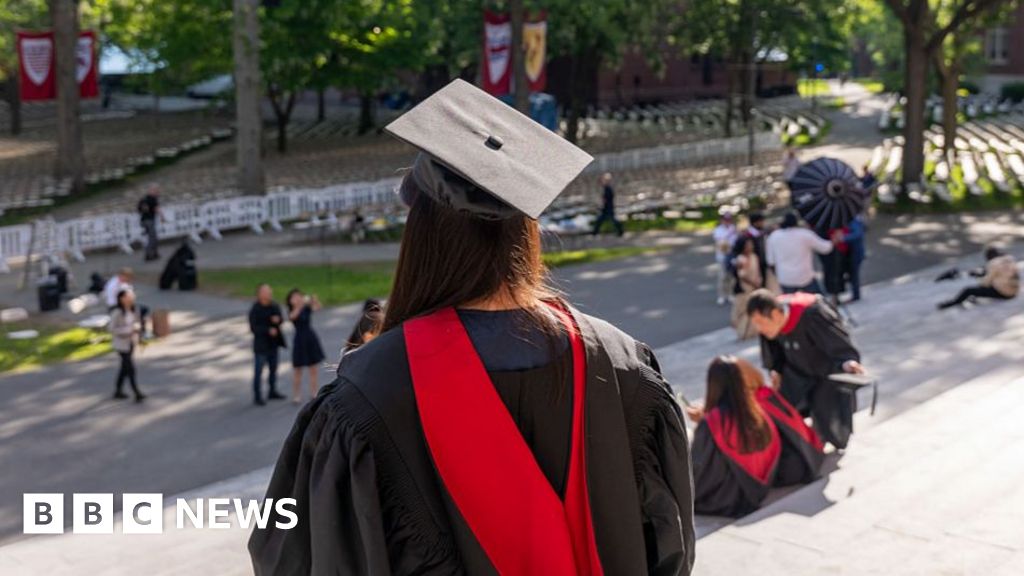 trump-administration-to-‘aggresrative’-revoke-visas-of-chinese-language-students