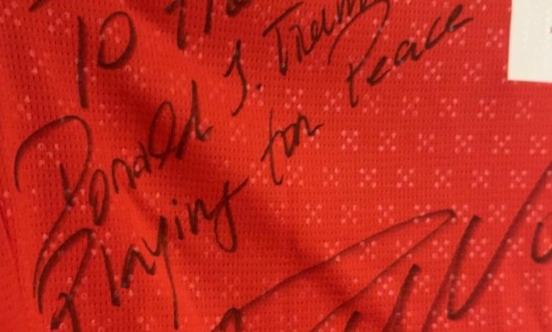 رونالدو يفاجئ ترامب بهدية رمزية تحمل رسالة من أجل السلام – ryan