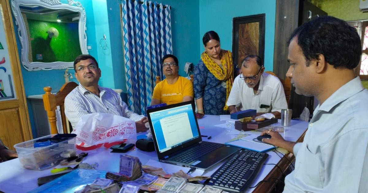 Bihar government Babu broke all records in bribery, made property worth 3.75 crores in 3 cities