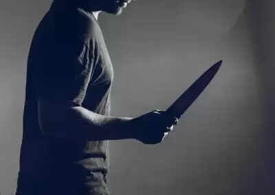 Fatal attack on customer with razor for asking money: Horrific incident in Panvel salon, victim’s condition critical