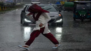 Cyclone Montha Weather Forecast: Bihar shook due to the rains of Montha, now the Meteorological Department has given this warning; Rallies of many leaders canceled – cyclone montha weather forecast imd issues warning about montha cyclone rain continued in