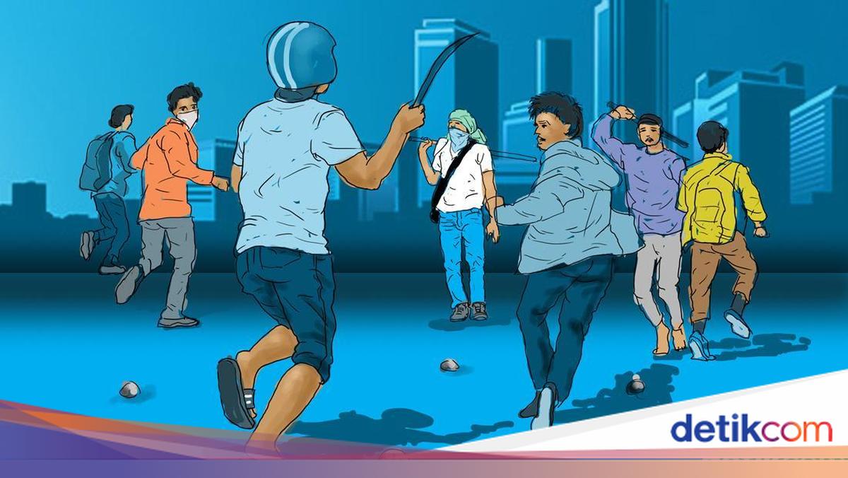 Middle school student is stabbed during fight in Sawangan Depok