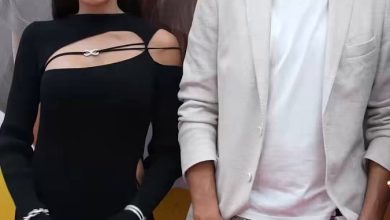 بعبارات حادّة، منها: ” انها ساحرة ” و الاثنين دول روبي والتانية دي فستك.. أنا بكرههم ، كندة…