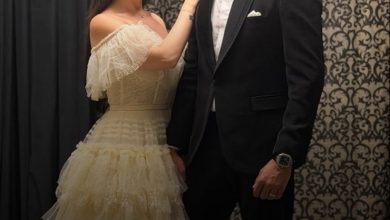 مي عز الدين تحتفل بعقد قرانها بفستان عاجي بتصميم رومانسي. شاهدي معنا جولة على إطلالاتها…