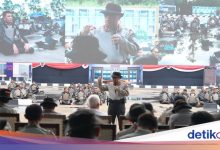 The deputy chief of police reveals that the national police is currently drawing up a new policy on handling protests