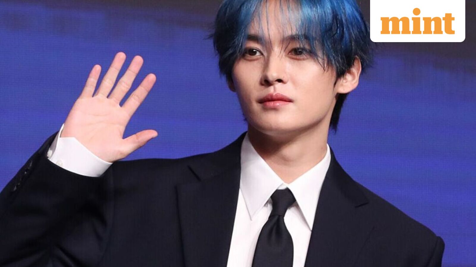 Stray Kids’ Lee Know Injured During MAMA Awards 2025, Agency Shares Health Update