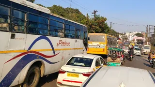 Traffic police ‘missing’ from the streets of Badaun! VIP service and training overshadowed the jam – bad traffic crashes, not service