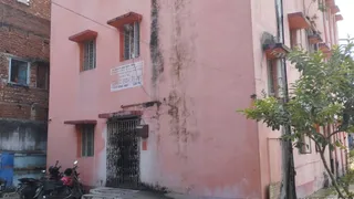 Nawada News: Shelter for destitute becomes shelter for ambulance drivers, workers supporting trees, plants and walls – nawada shelter for destitute becomes shelter for ambulance drivers